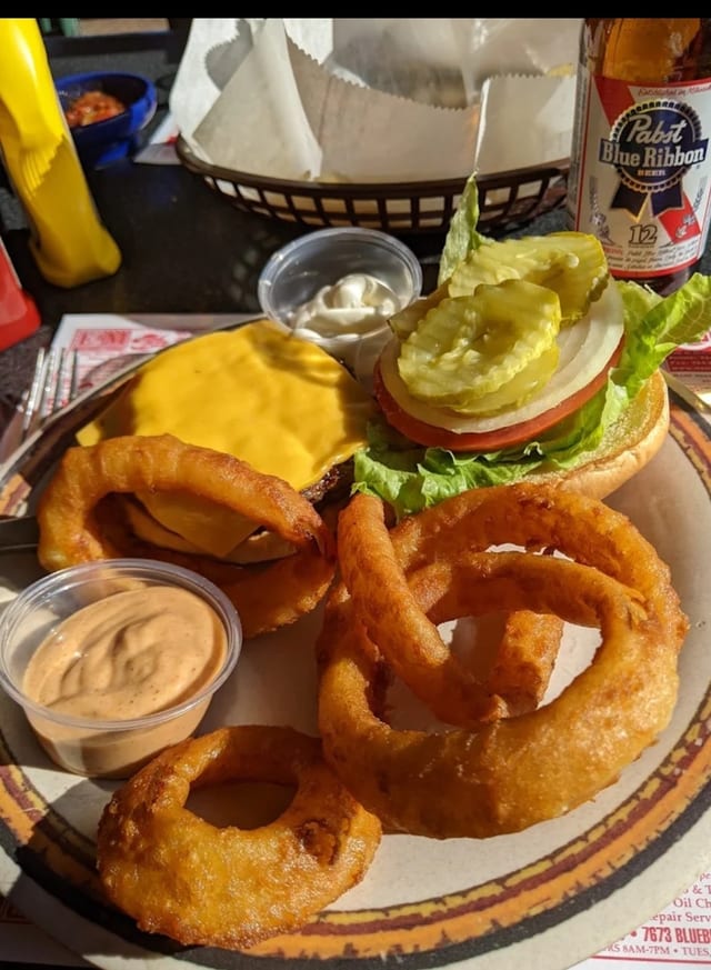 Classic Cheeseburger.